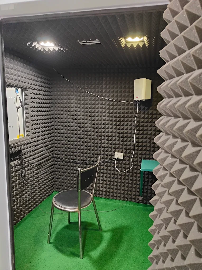 Hearing test booth